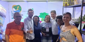 Presença de autoridades no estande do CTMAM/Sindhorb na abertura da Feira do Turismo ratificam a importância das ações coletivas pró Turismo regional.